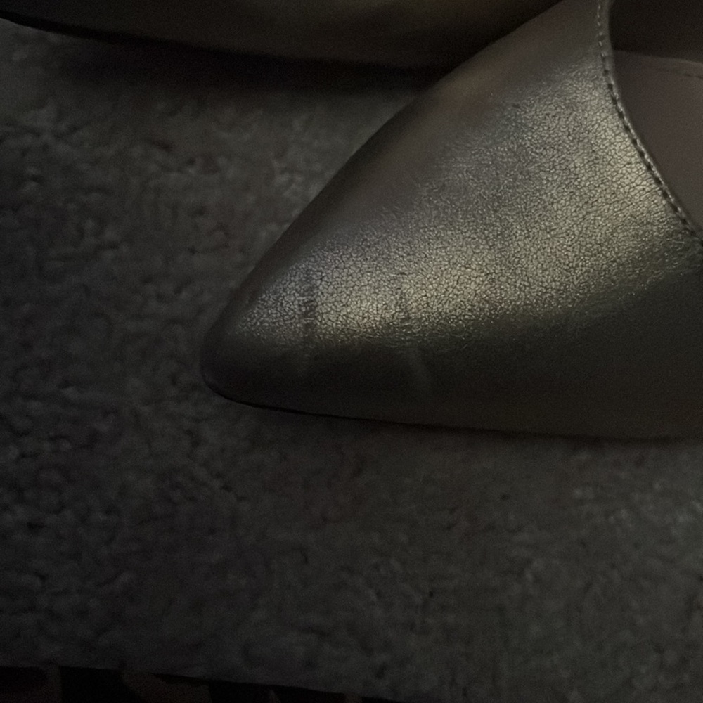 Kurt Geiger Carvela gold heels - Picture 4 of 4